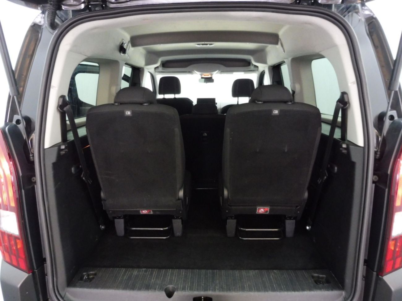 Mandataire PEUGEOT Rifter TAILLE XL - 1.5 BLUEHDI 130CH S&S GT EAT8 7 PLACES