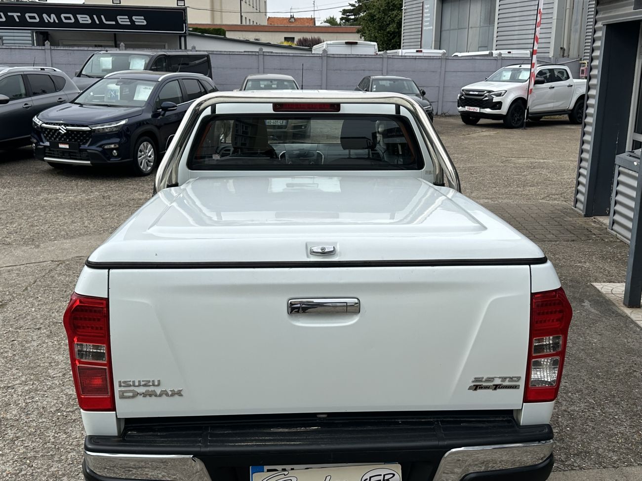 Mandataire ISUZU D-MAX 2.5 4X4 SPACE CAB SOLAR