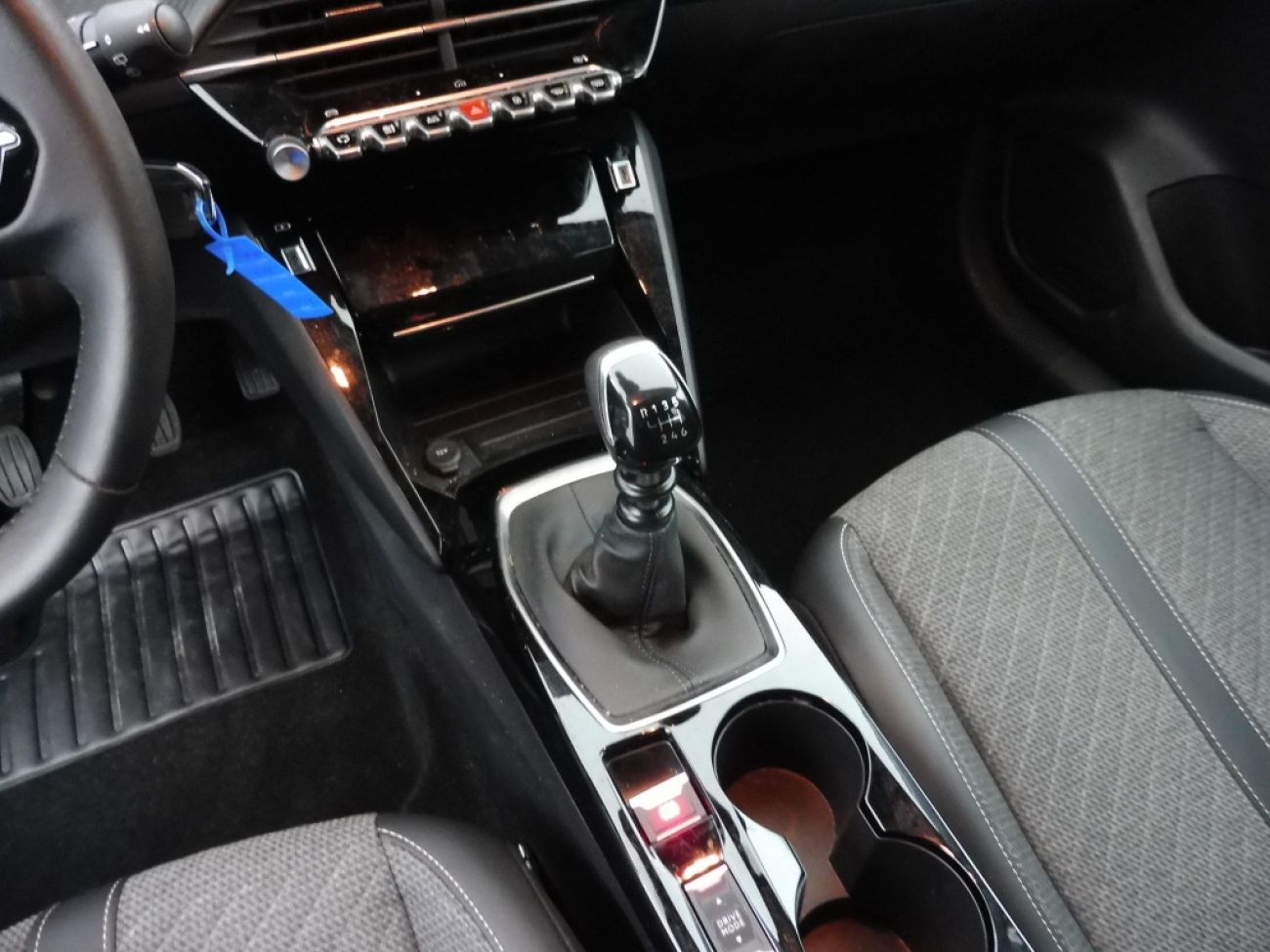 Mandataire PEUGEOT 208 1.2 100CH S&S ALLURE