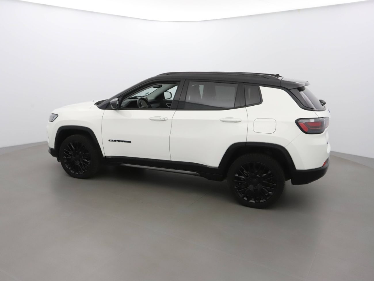 Mandataire Jeep Compass 1.3 TURBO T4 240CH PHEV 4XE S AT6 EAWD