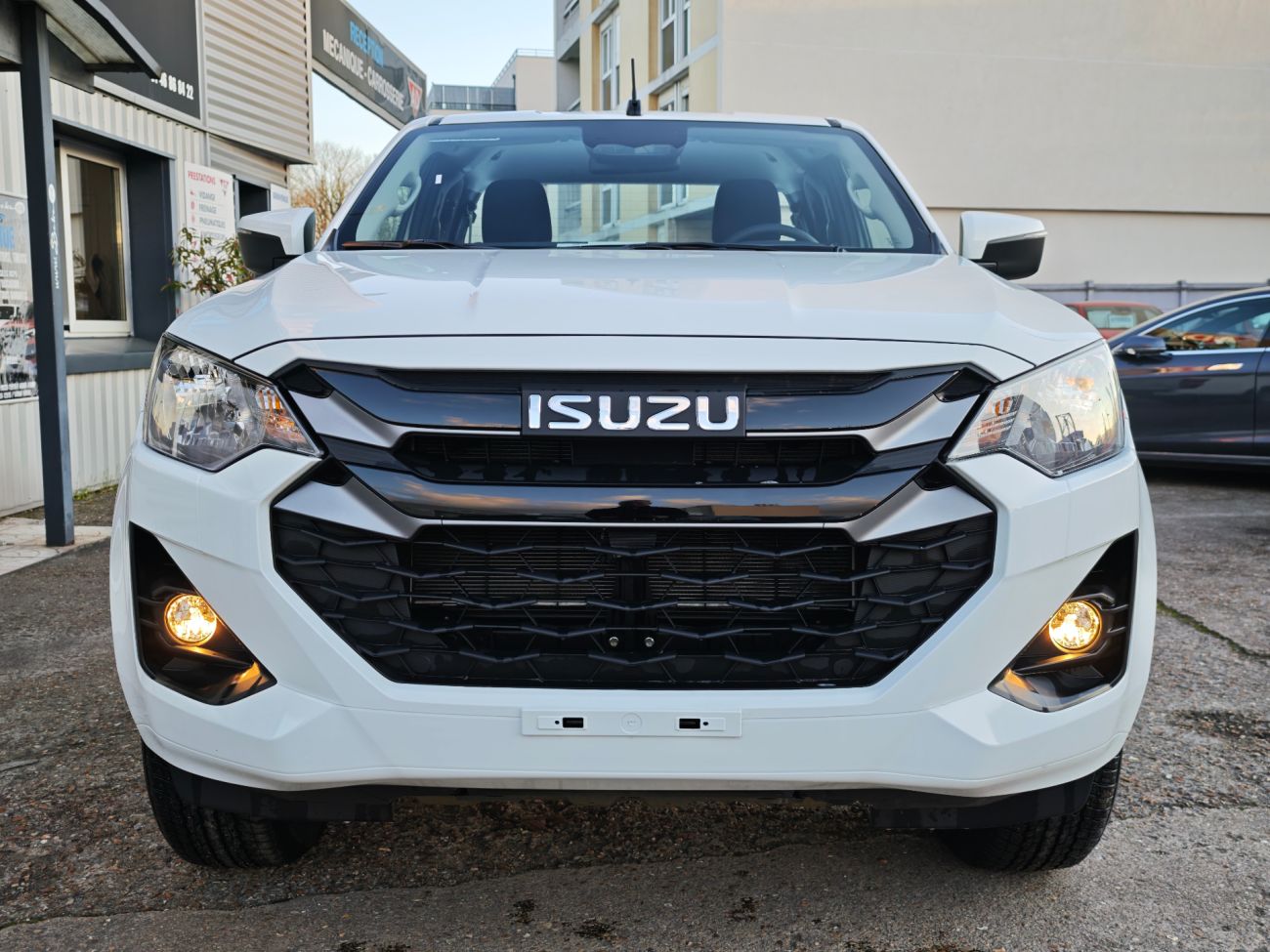 Mandataire ISUZU D MAX SPACE N60 BB+ A/T 4x4 Euro6e
