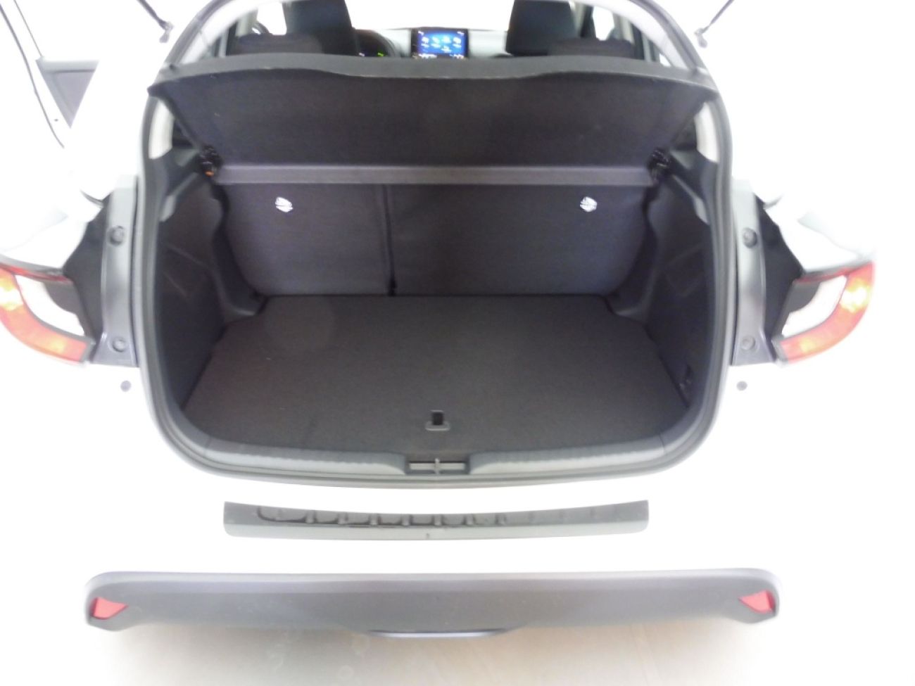 Mandataire TOYOTA YARIS 116H DYNAMIC 5P MC24