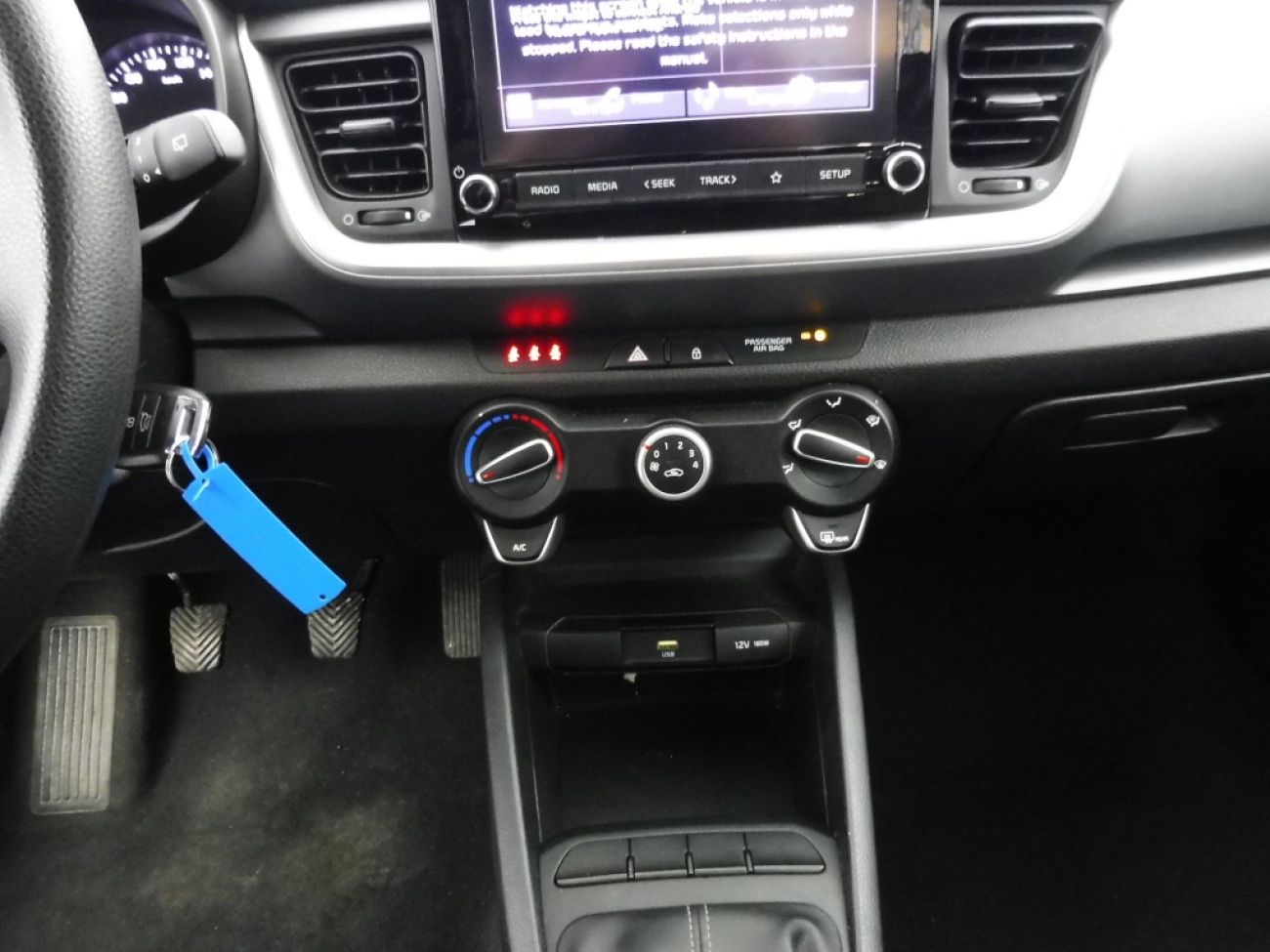 Mandataire Kia Stonic 1.2 LX 84fun