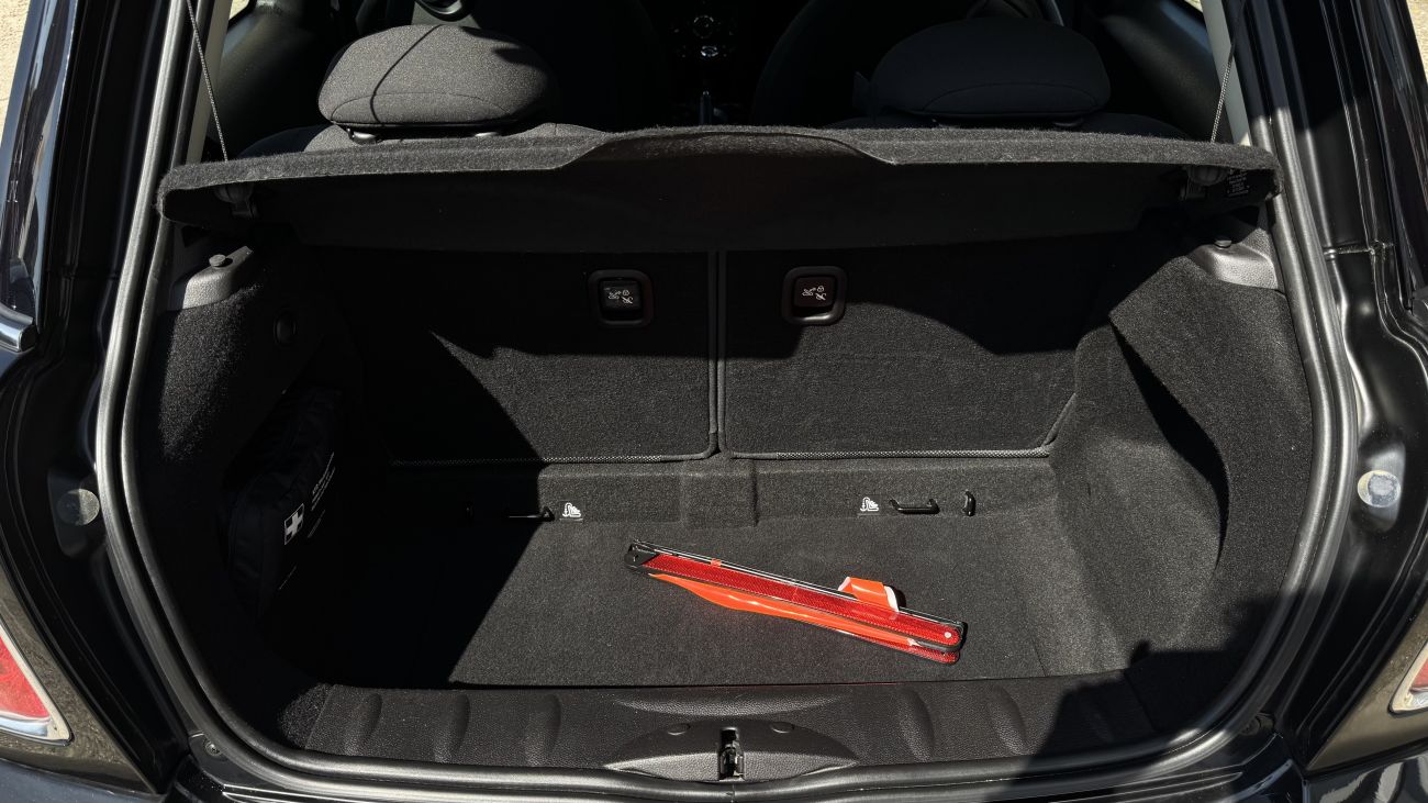 Mandataire MINI HATCH R56 75 ch One Pack Brick Lane