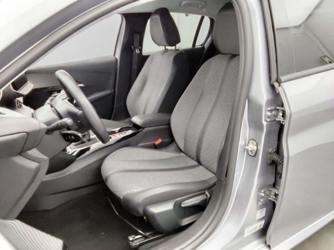 Mandataire PEUGEOT 208 1.2 100CH S&S ALLURE