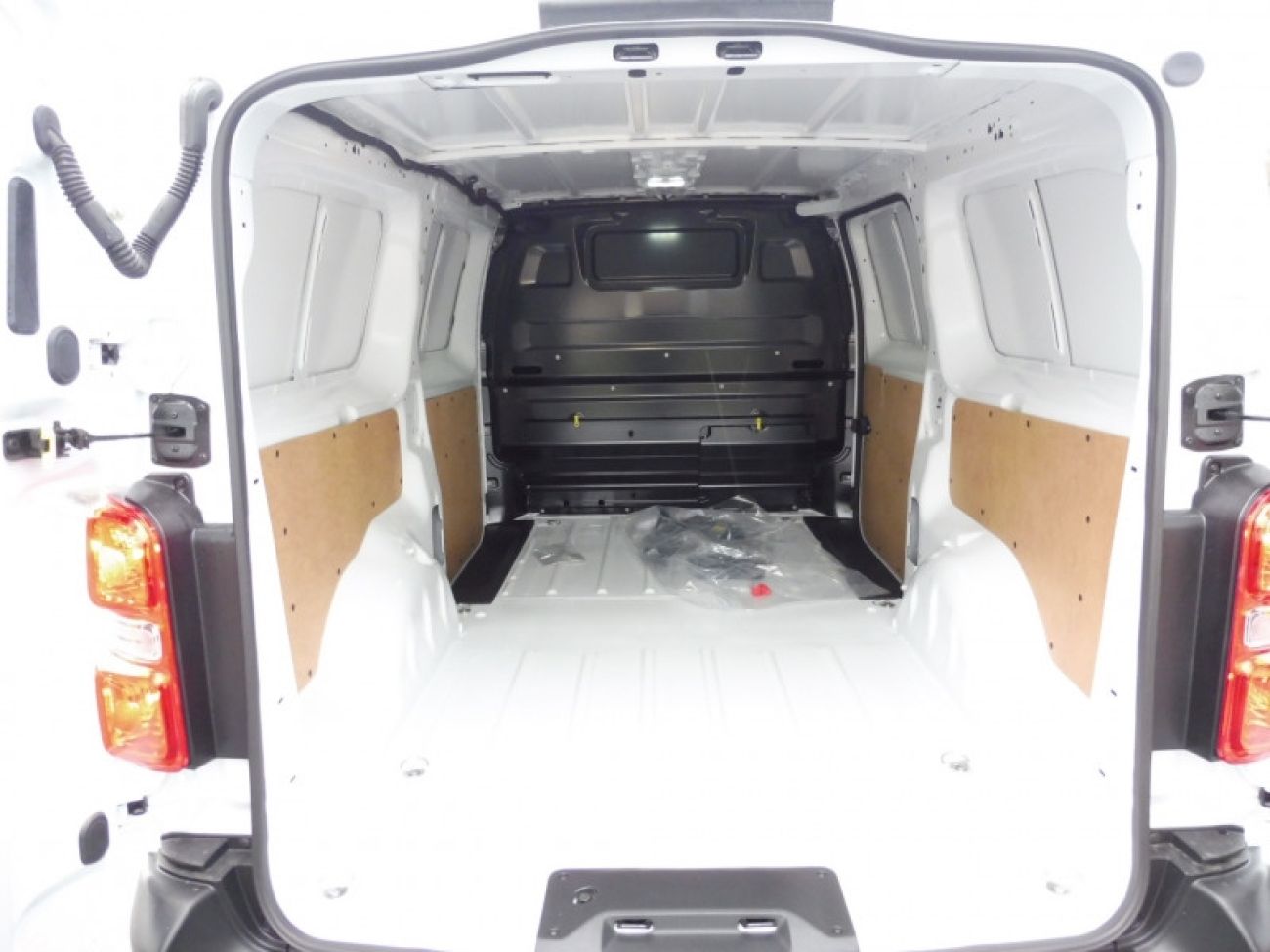 Mandataire PEUGEOT Expert XL 2.0 BLUEHDI 145CH S&S EAT8