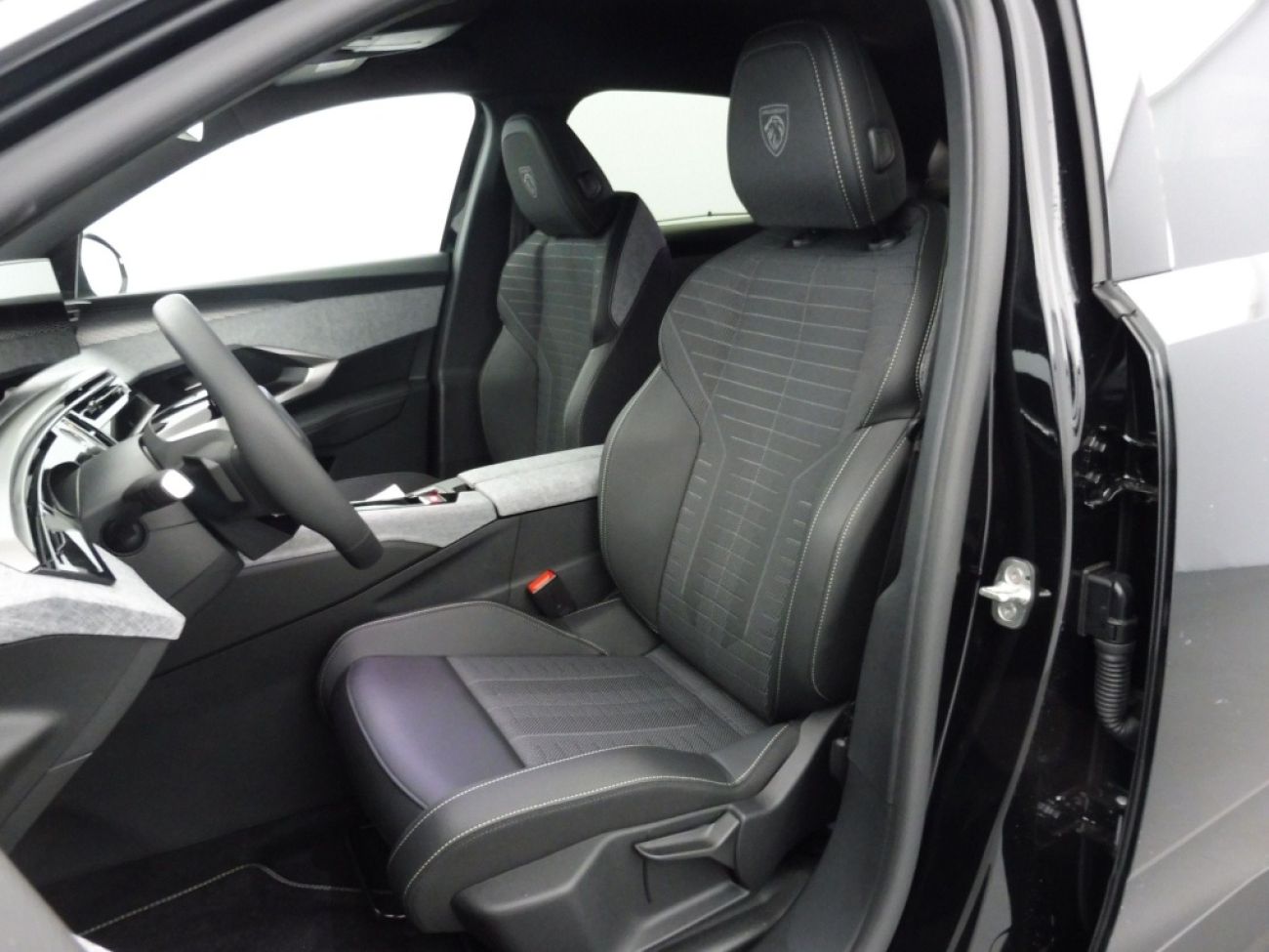 Mandataire PEUGEOT 3008 1.2 HYBRID 145CH GT E-DCS6