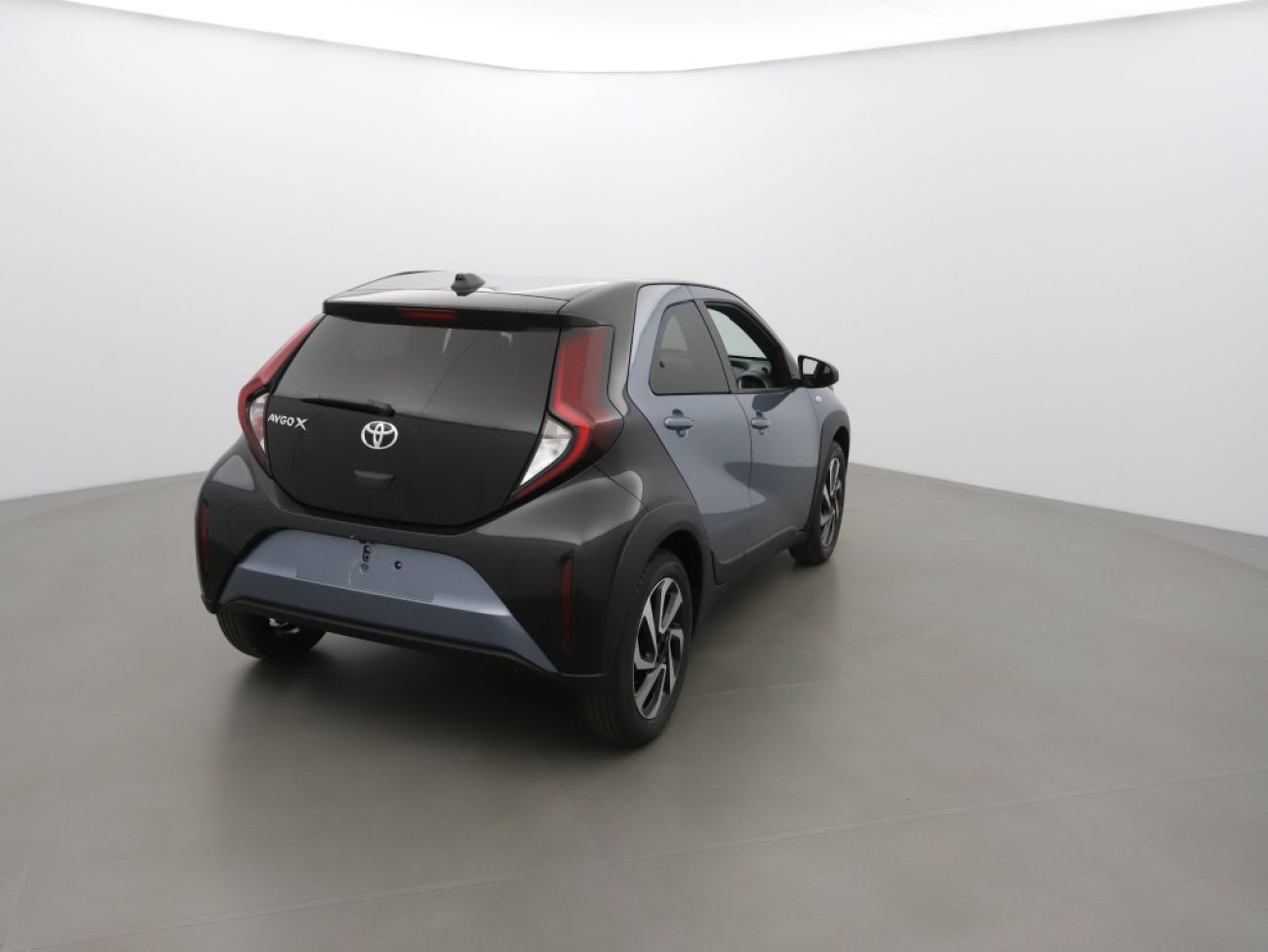 Mandataire TOYOTA AYGO X 1.0 VVT-I 72CH TEAM PLAYER