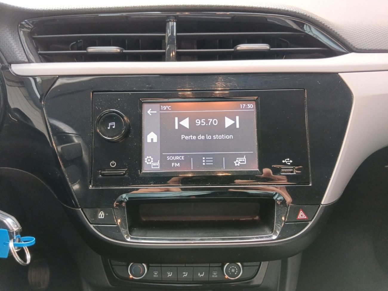 Mandataire Opel Corsa 1.2 100 edition