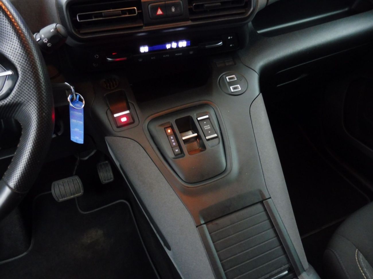 Mandataire PEUGEOT Rifter TAILLE XL - 1.5 BLUEHDI 130CH S&S GT EAT8 7 PLACES