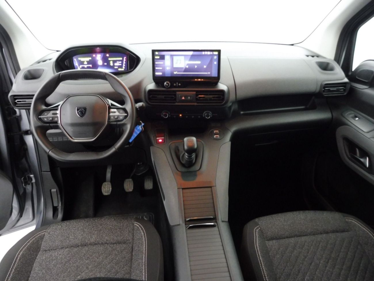 Mandataire PEUGEOT RIFTER TAILLE M - 1.5 BLUEHDI 100CH S&S ALLURE 5 PLACES