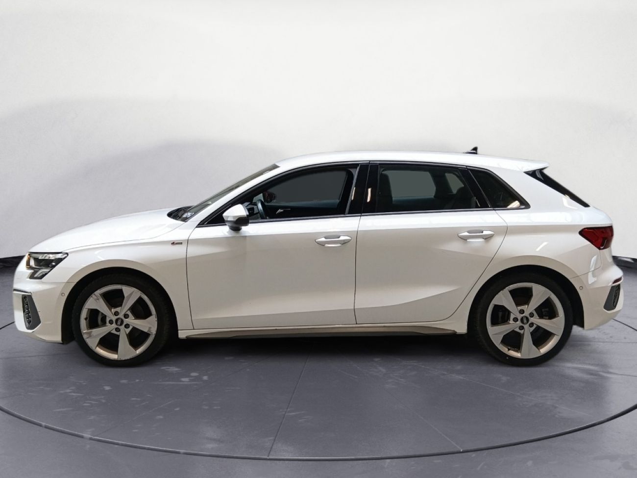 Mandataire AUDI A3 Sportback 35 TFSI 150CH MILD HYBRID S LINE S TRONIC 7
