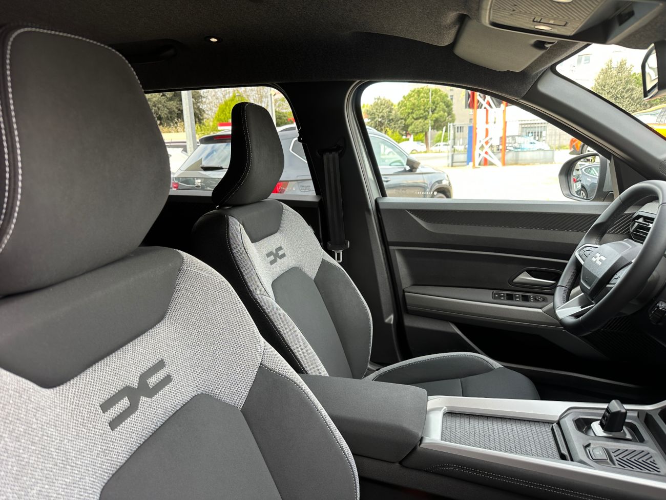 Mandataire Dacia BIGSTER HYBRID 155 Journey