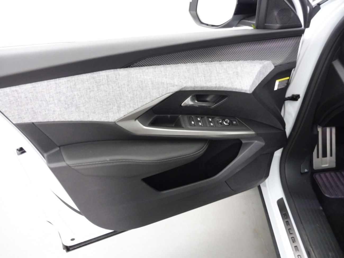Mandataire PEUGEOT 3008 1.2 HYBRID 145CH GT E-DCS6
