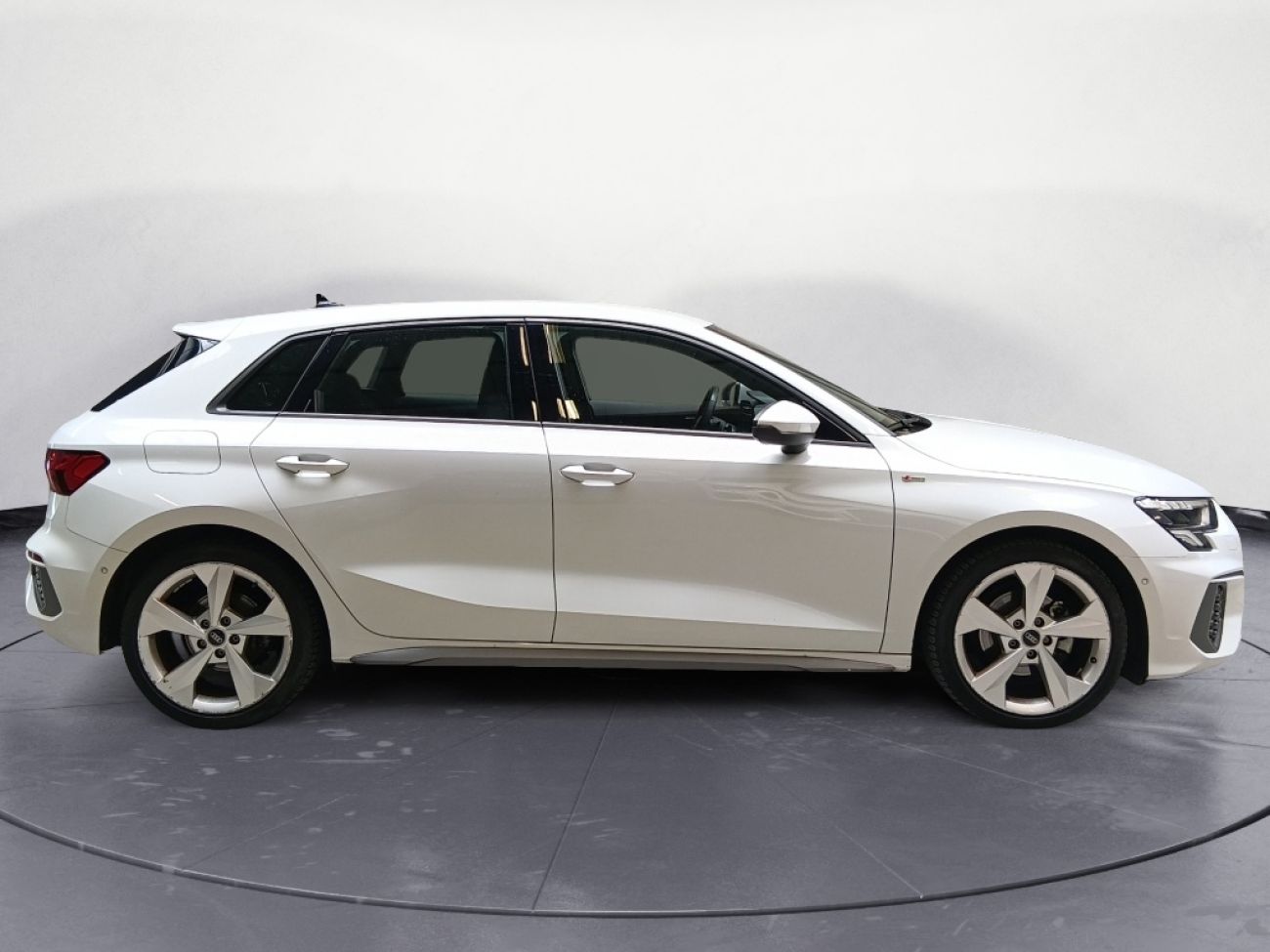 Mandataire AUDI A3 Sportback 35 TFSI 150CH MILD HYBRID S LINE S TRONIC 7
