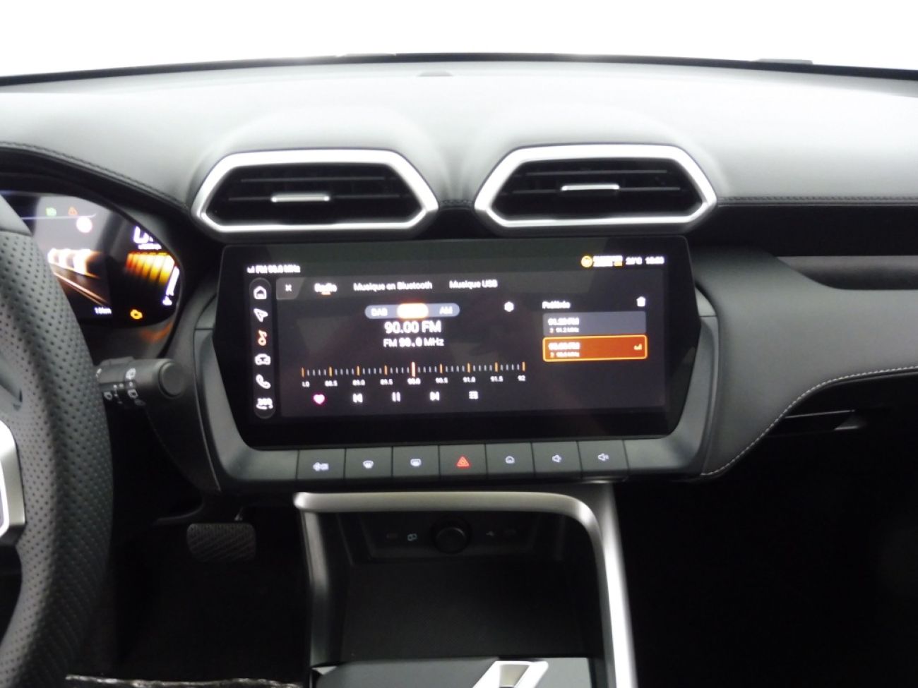 Mandataire MG ZS 1.5 HYBRID+ 197CH LUXURY