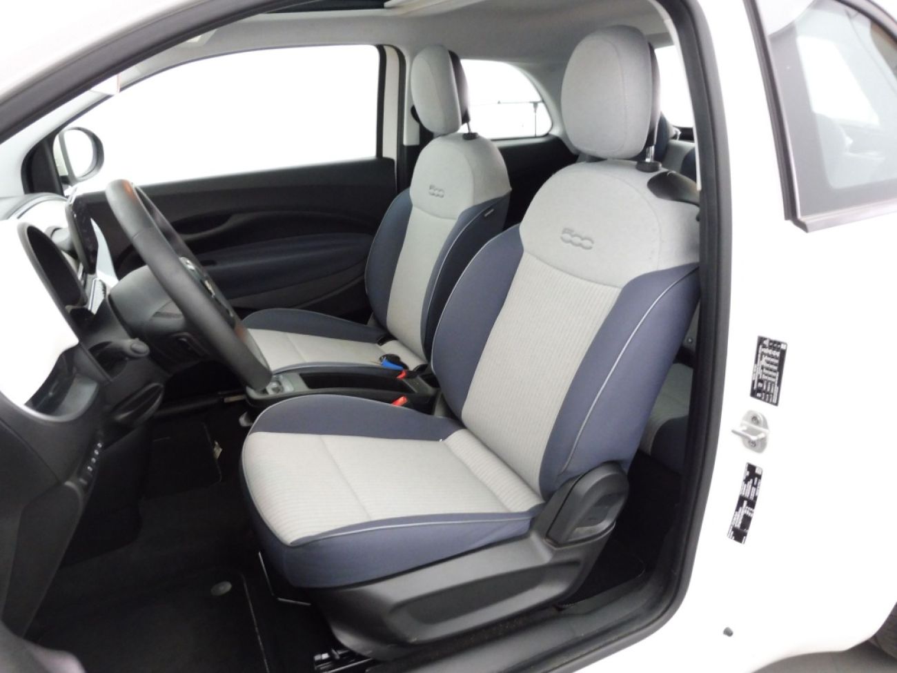 Mandataire FIAT 500 E 118CH ICONE