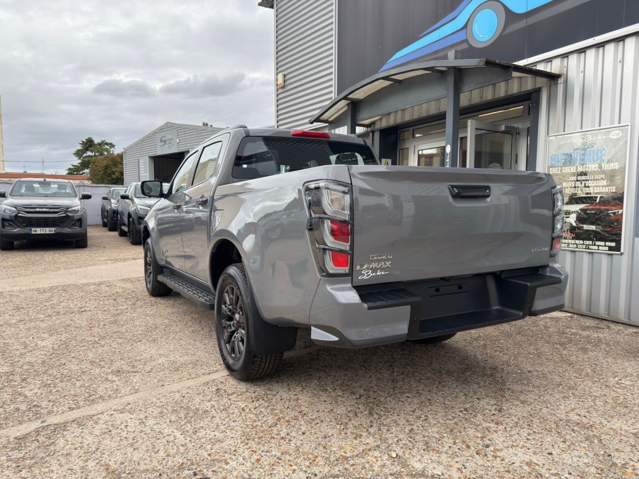 Mandataire ISUZU D-MAX CREW CABINE A/T NITRO SPORT 2.2l BVA8