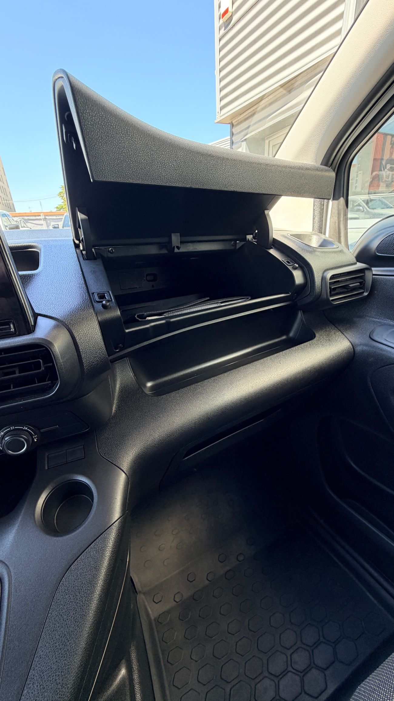 Mandataire PEUGEOT PARTNER FOURGON STANDARD 650 KG PURETECH 110 S&S BVM6 PREMIUM
