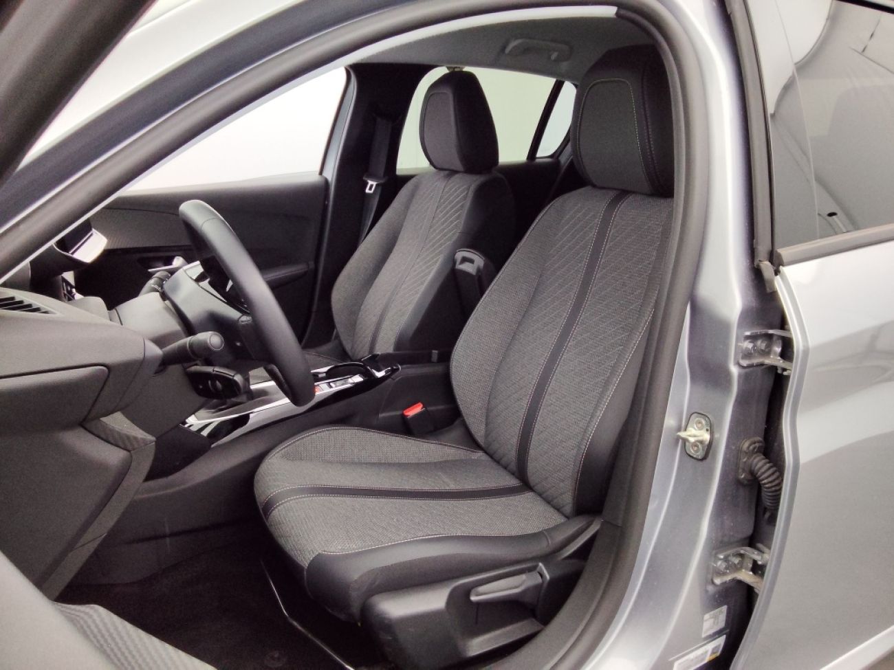 Mandataire PEUGEOT 208 1.2 100CH S&S ALLURE