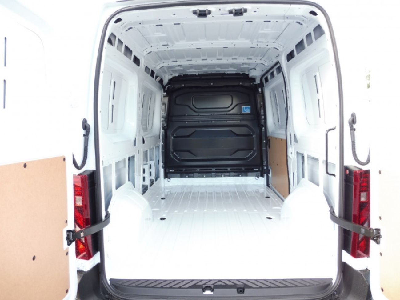 Mandataire RENAULT Master F3500 L2H2 2.0 BLUE DCI 150CH EXTRA - 25