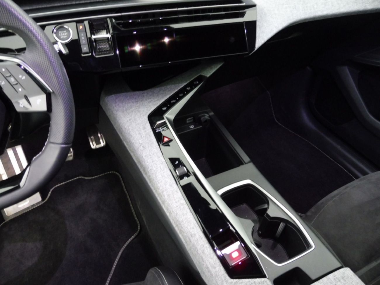Mandataire PEUGEOT 3008 HYBRID 136CH GT E-DCS6