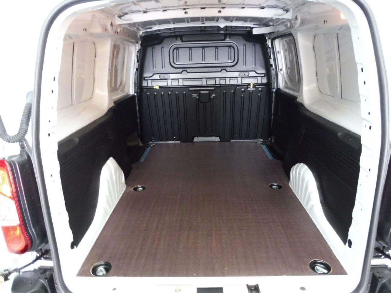 Mandataire PEUGEOT Partner XL 950KG BLUEHDI 130CH S&S EAT8