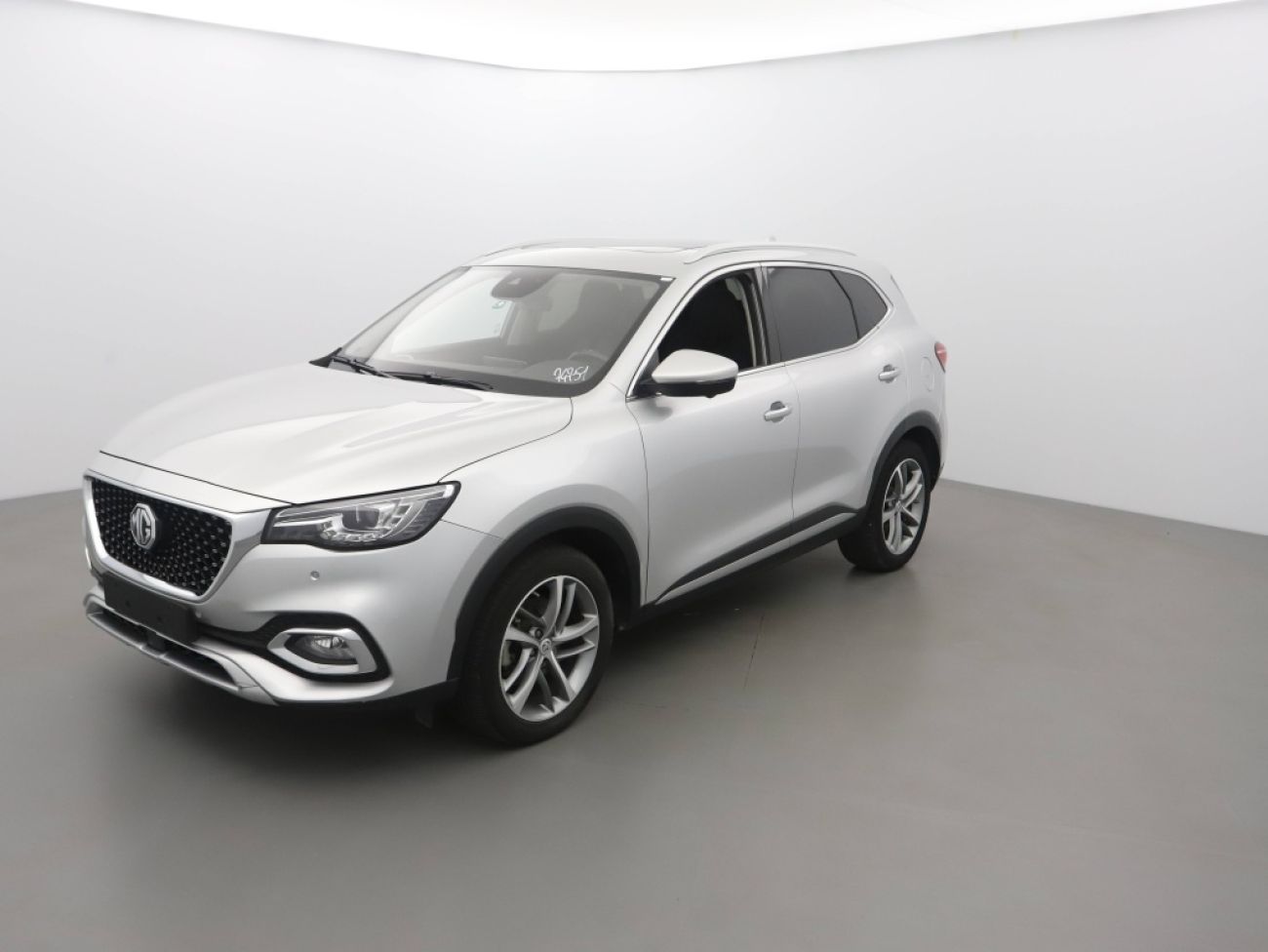 Mandataire MG HS 1.5 T-GDI 162 AT luxury