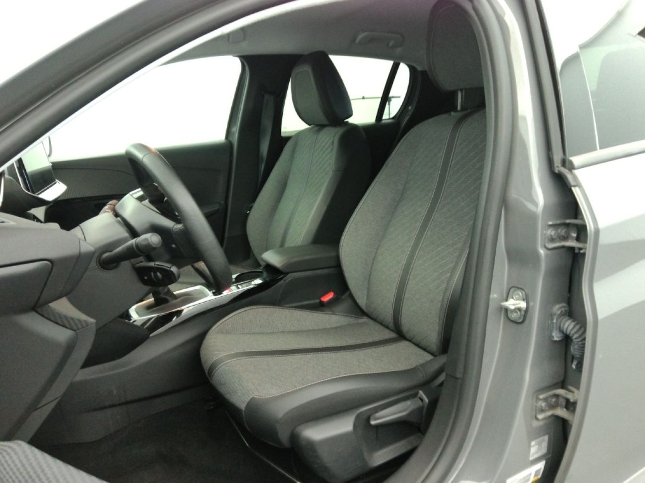 Mandataire PEUGEOT 208 1.2 100CH S&S ALLURE