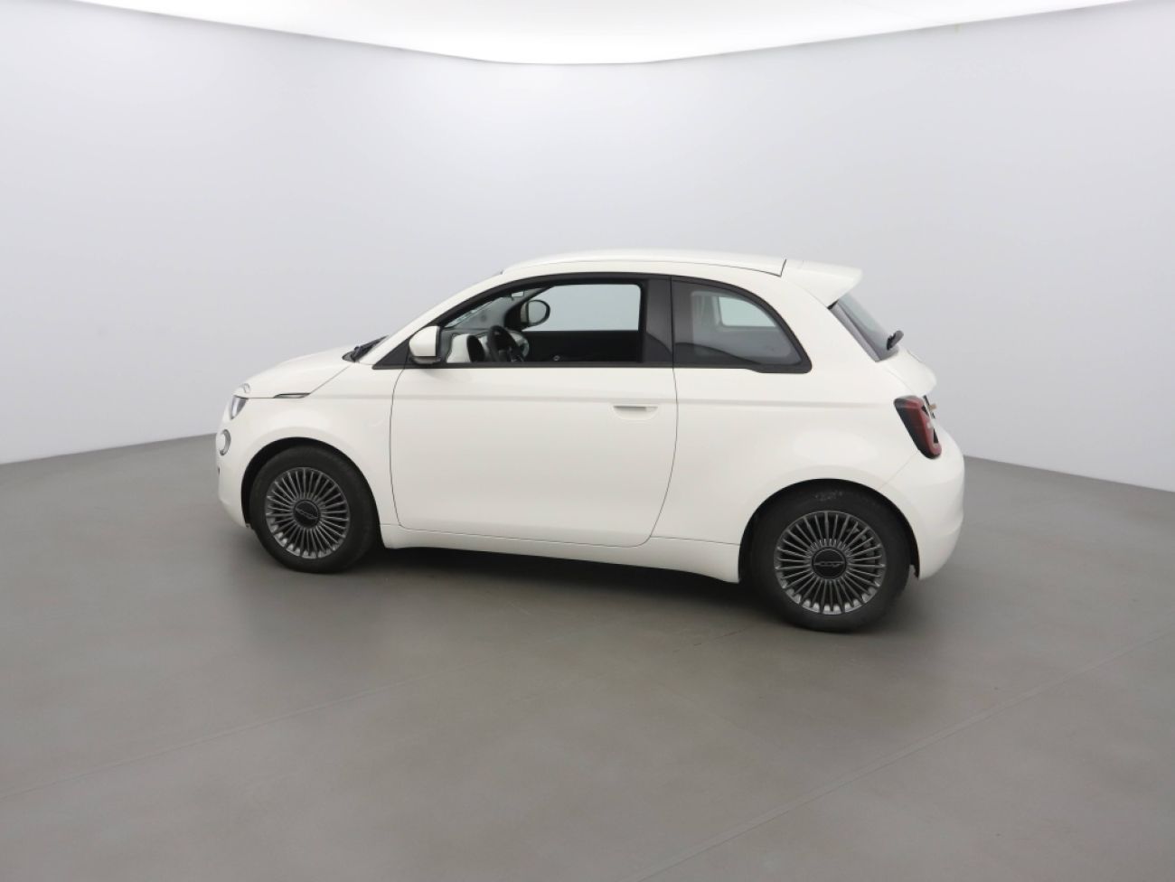 Mandataire FIAT 500 E 118CH ICONE