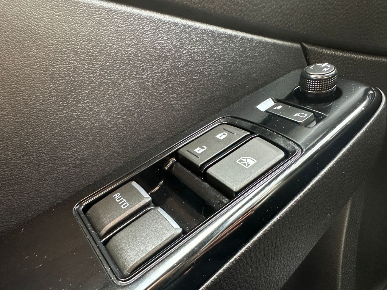 Mandataire ISUZU D-MAX N60 SPACE CAB 1.9 164 CH 4X4 BVA F+ 2P