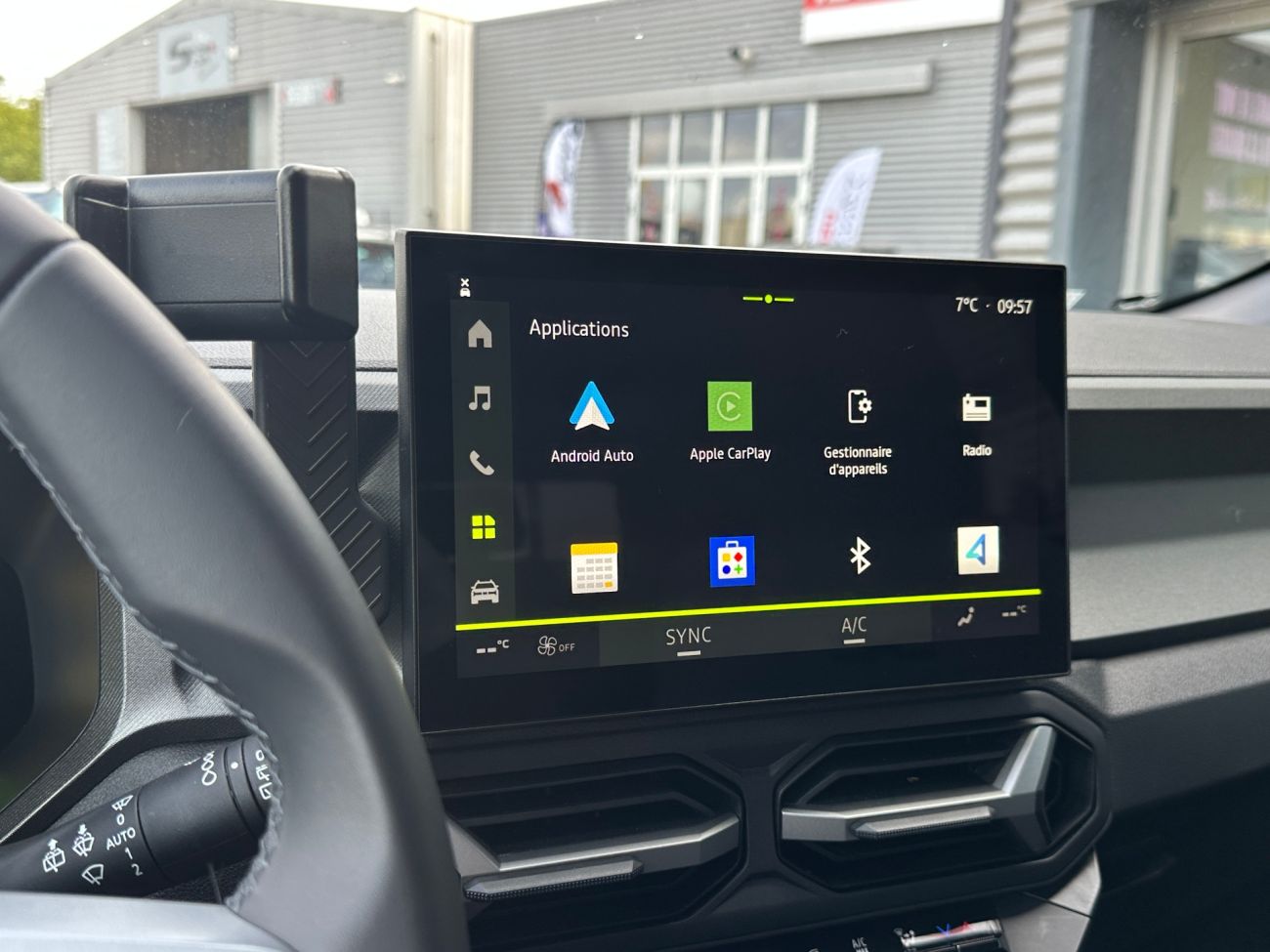 Mandataire Dacia BIGSTER HYBRID 155 Journey