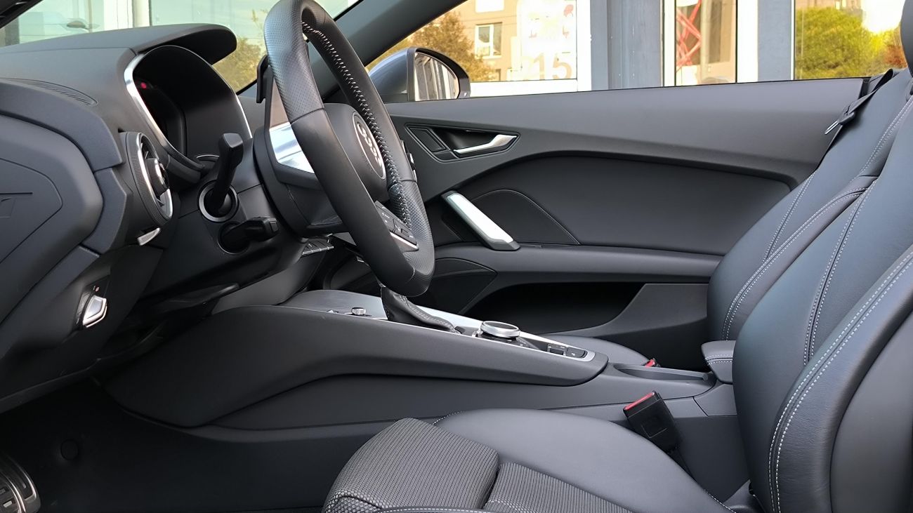 Mandataire AUDI TT ROADSTER 40 TFSI 197 S tronic 7 S line / JANTES 19 AUDI SPORT / Chauffage de nuque