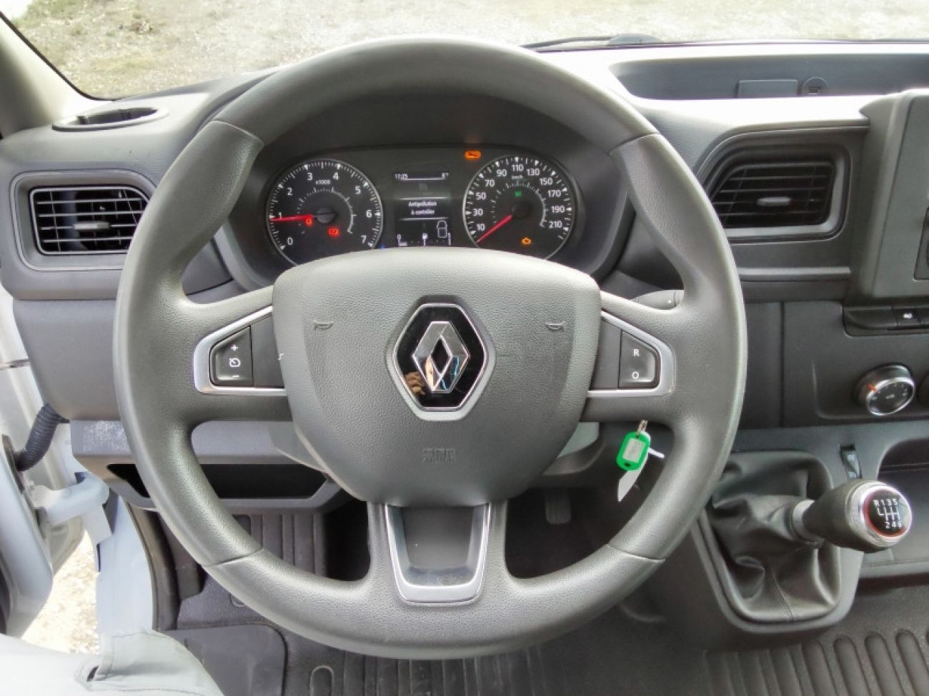 Mandataire RENAULT MASTER III FG F3300 L2H2 2.3 BLUE DCI 135CH CONFORT EURO6