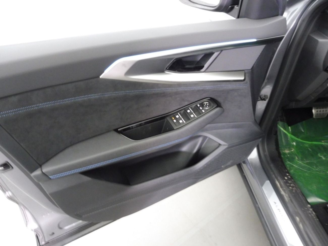 Mandataire RENAULT ESPACE VI 1.2 E-TECH FULL HYBRID 200CH ESPRIT ALPINE 7 PLACES - 24