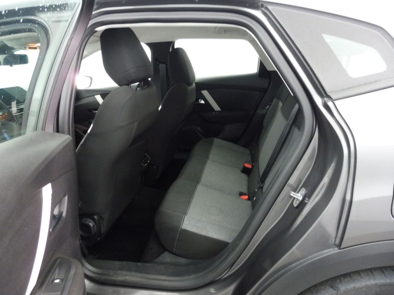 Mandataire Citroën C4 X 1.2 PURETECH 100 FEEL