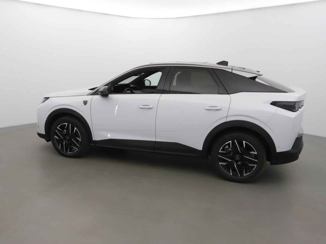 Mandataire PEUGEOT 3008 HYBRID 136CH GT E-DCS6