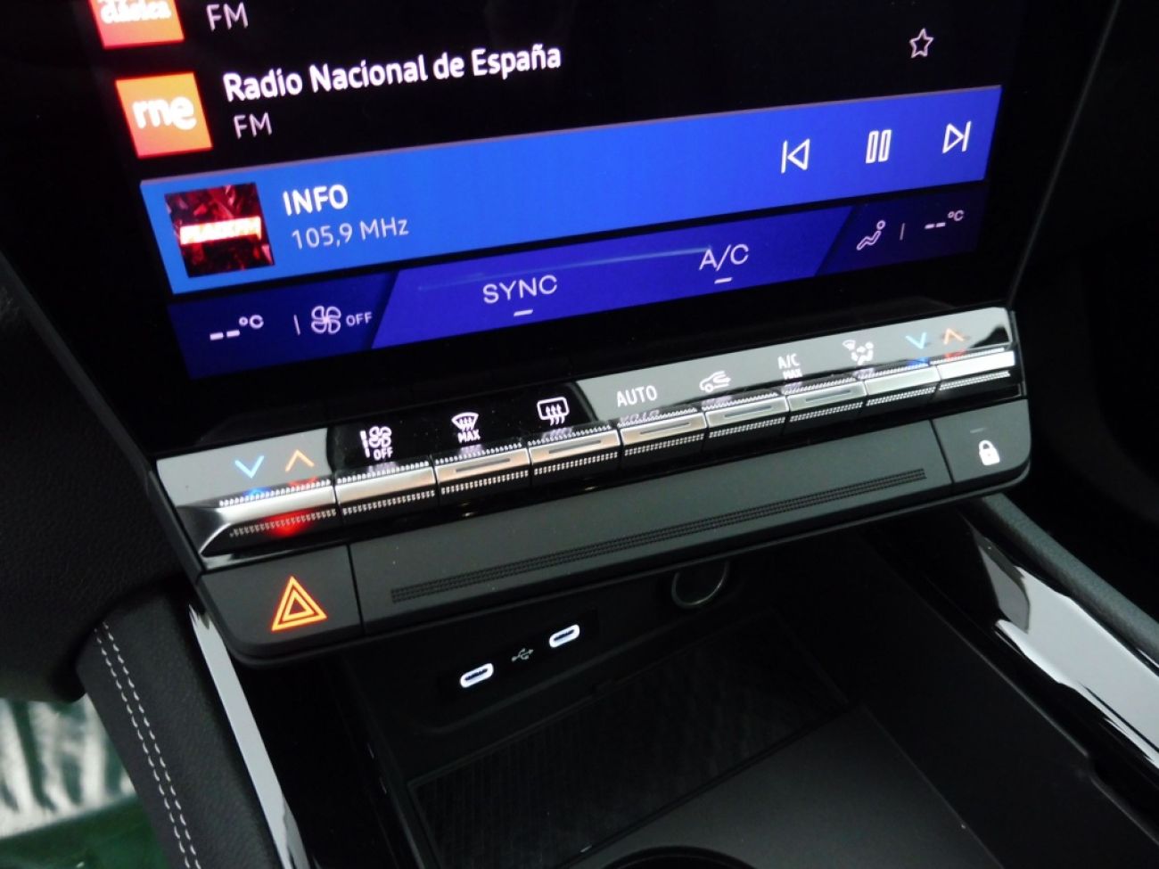 Mandataire RENAULT Austral 1.2 E-TECH FULL HYBRID 200CH TECHNO - 24