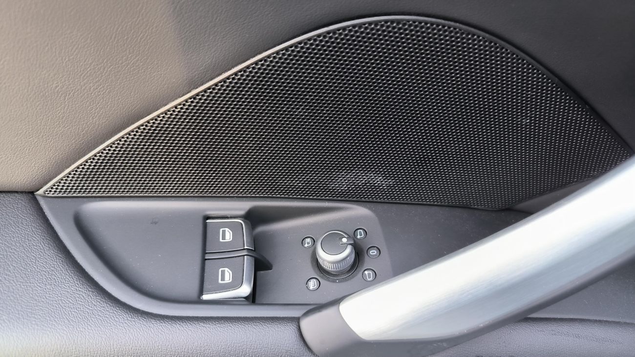 Mandataire AUDI TT ROADSTER 40 TFSI 197 S tronic 7 S line / JANTES 19 AUDI SPORT / Chauffage de nuque