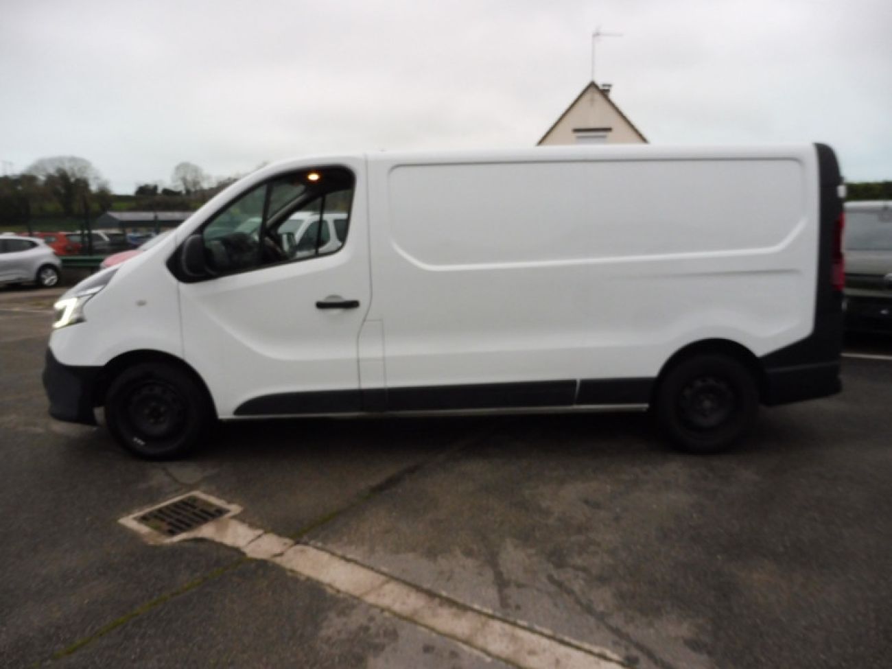 Mandataire RENAULT TRAFIC III FG L2H1 1300 2.0 DCI 120CH GRAND CONFORT S&S E6