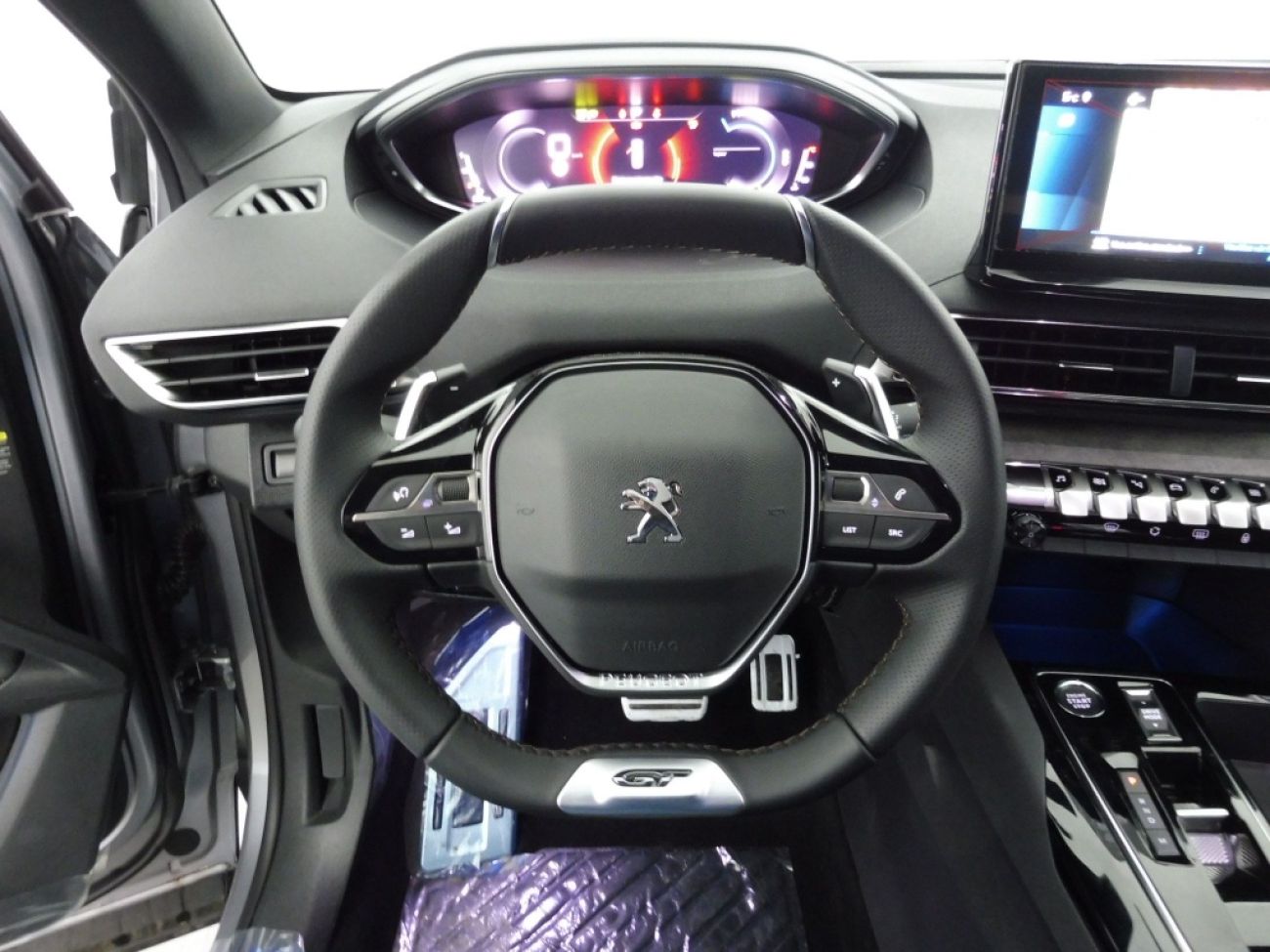 Mandataire PEUGEOT 5008 HYBRID 136CH GT LINE E-DCS6