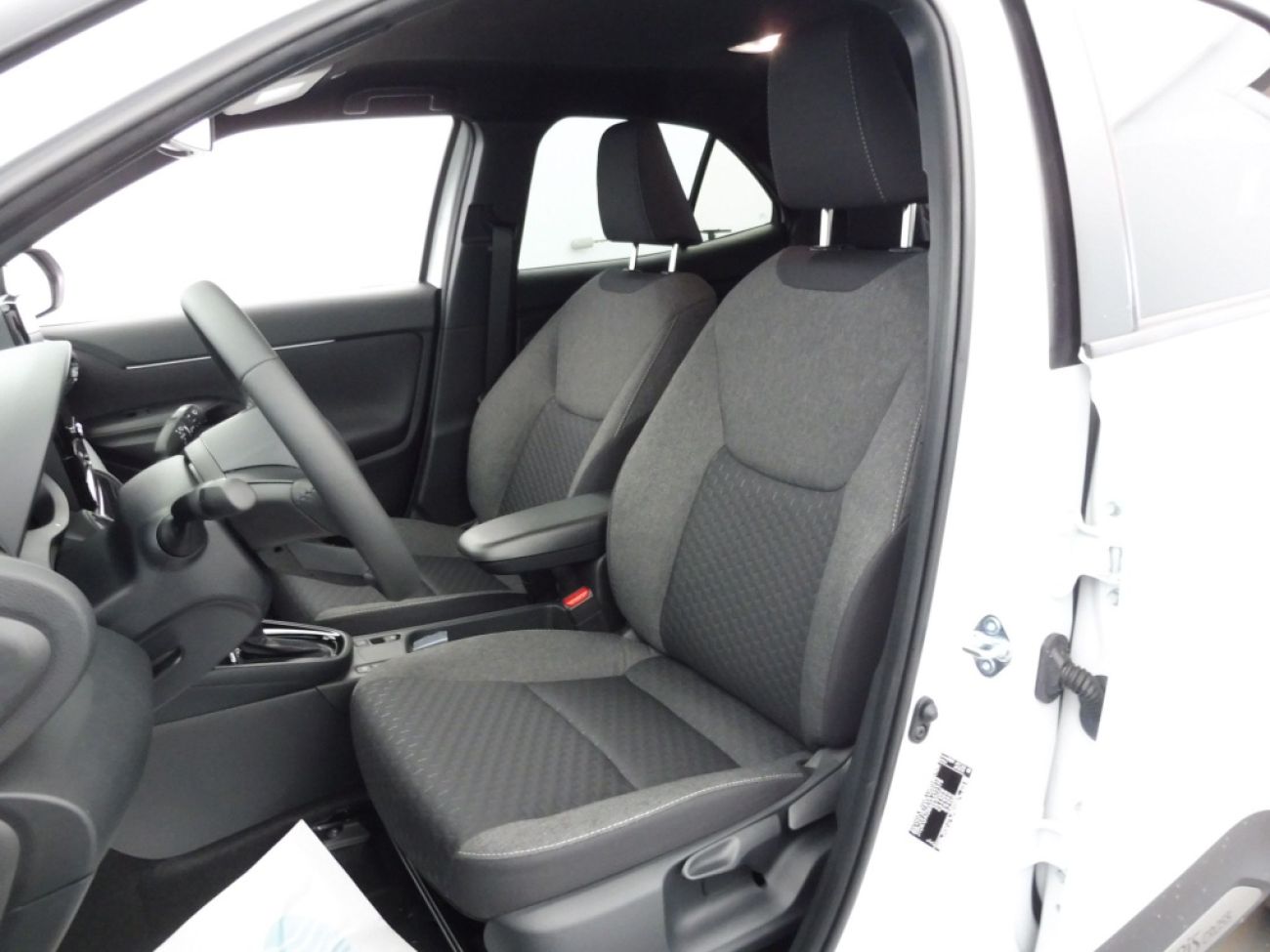 Mandataire TOYOTA YARIS CROSS 130H DESIGN