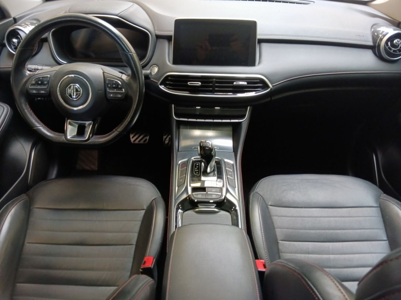 Mandataire MG HS 1.5 T-GDI 162 AT luxury