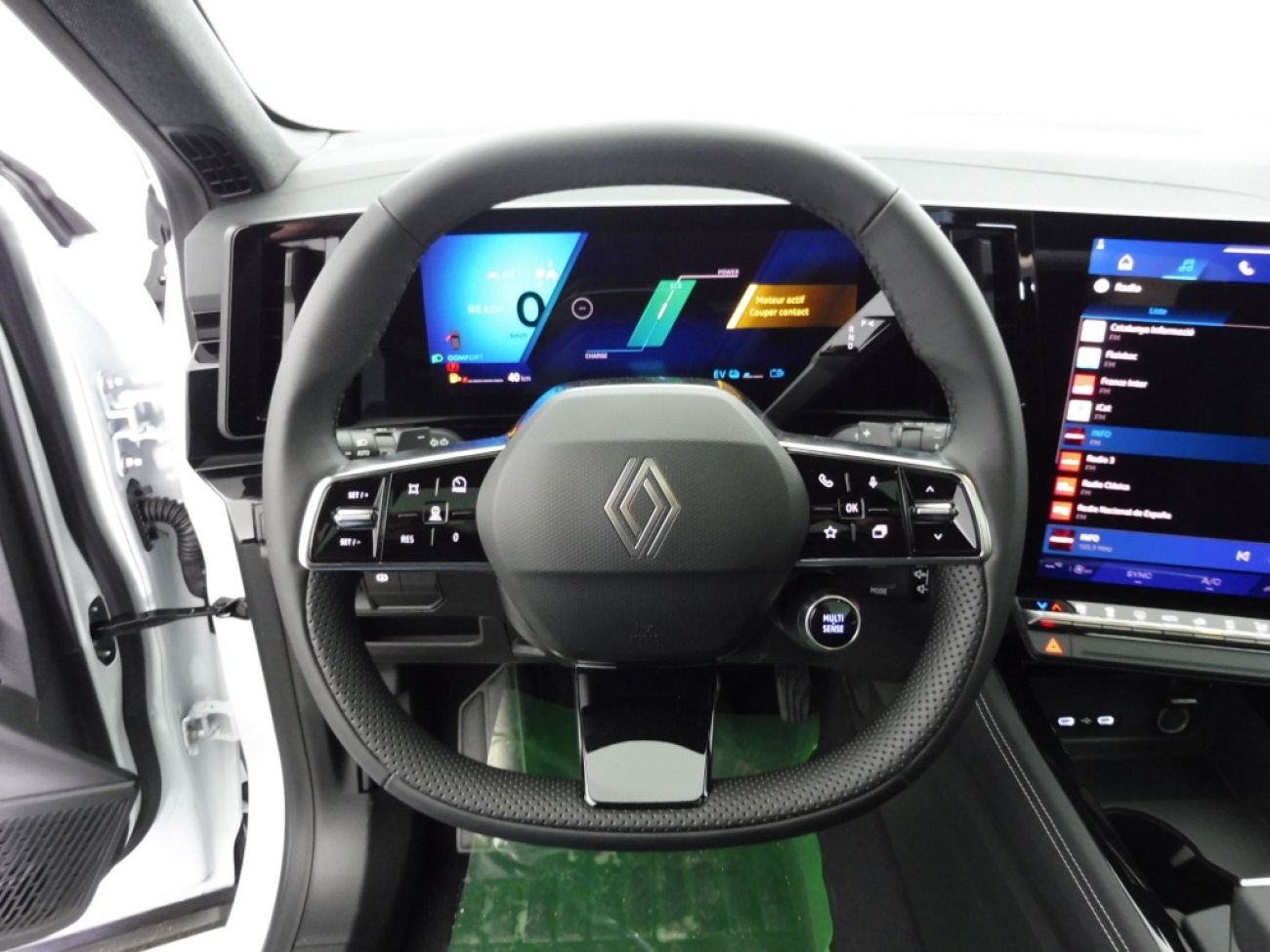 Mandataire RENAULT Austral 1.2 E-TECH FULL HYBRID 200CH TECHNO - 24