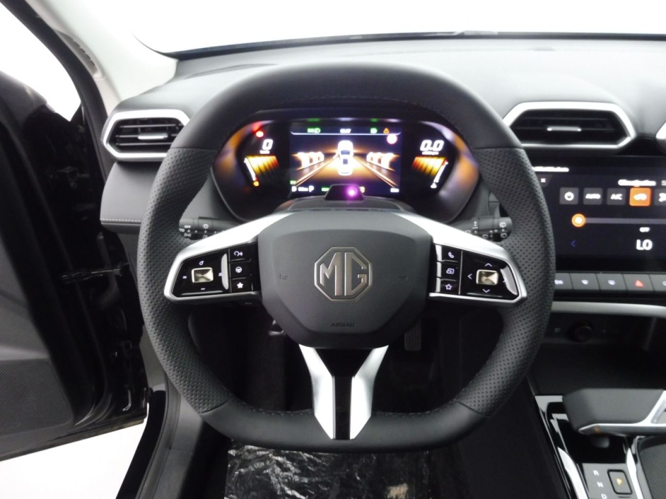 Mandataire MG ZS 1.5 HYBRID+ 197CH LUXURY