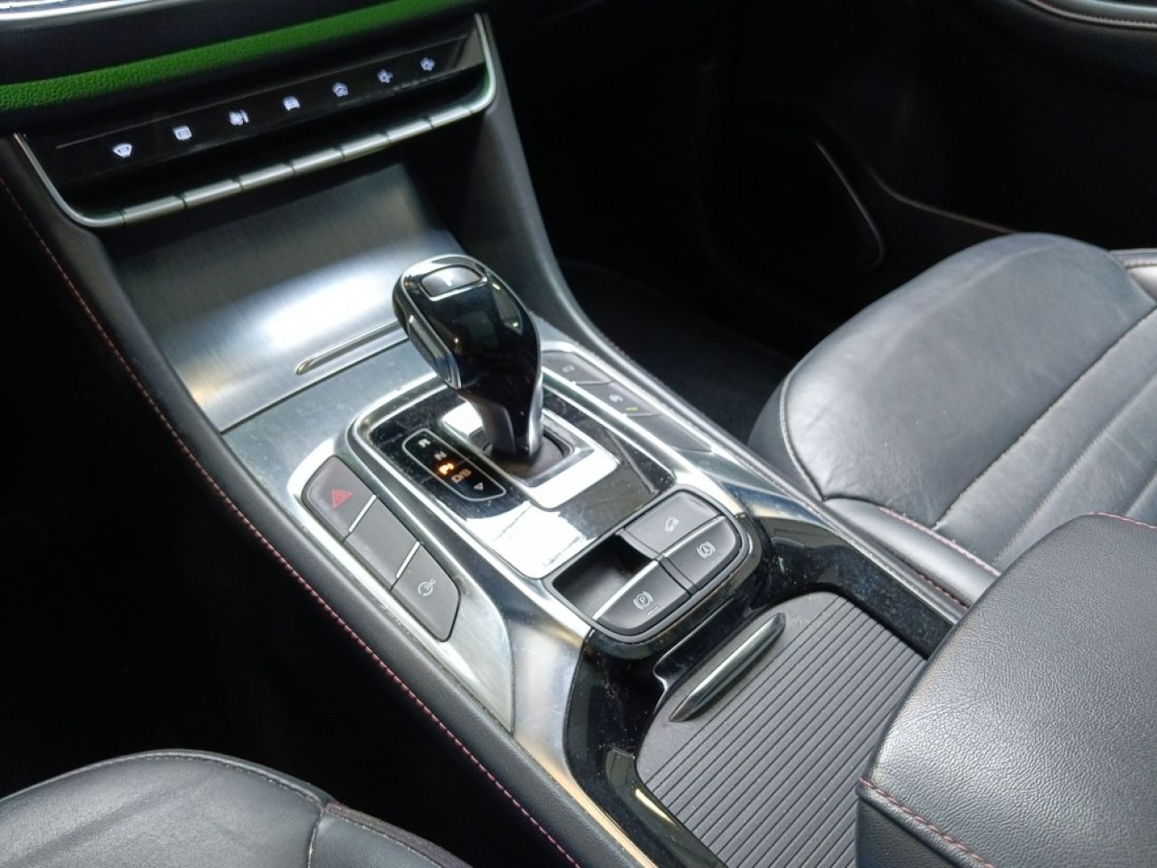 Mandataire MG HS 1.5 T-GDI 162 AT luxury
