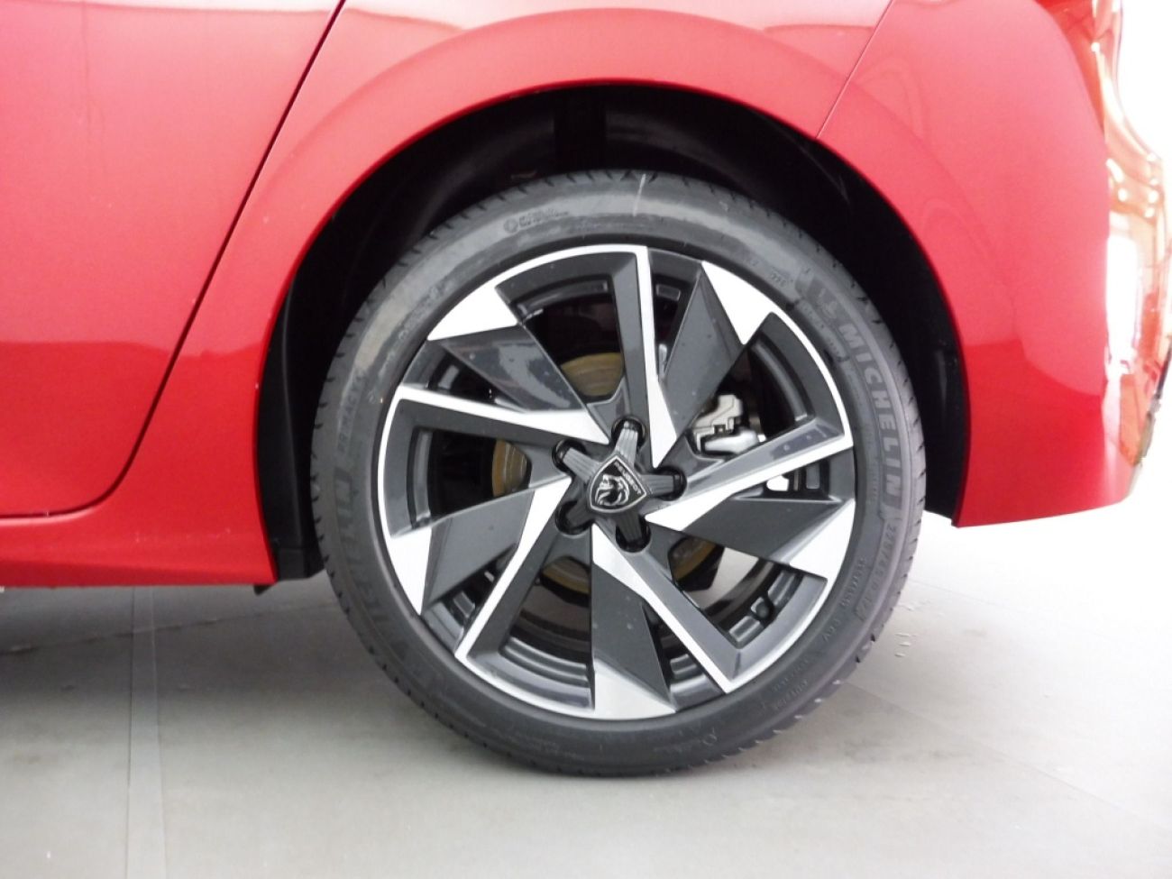 Mandataire PEUGEOT 308 1.5 BLUEHDI 130CH S&S ALLURE EAT8