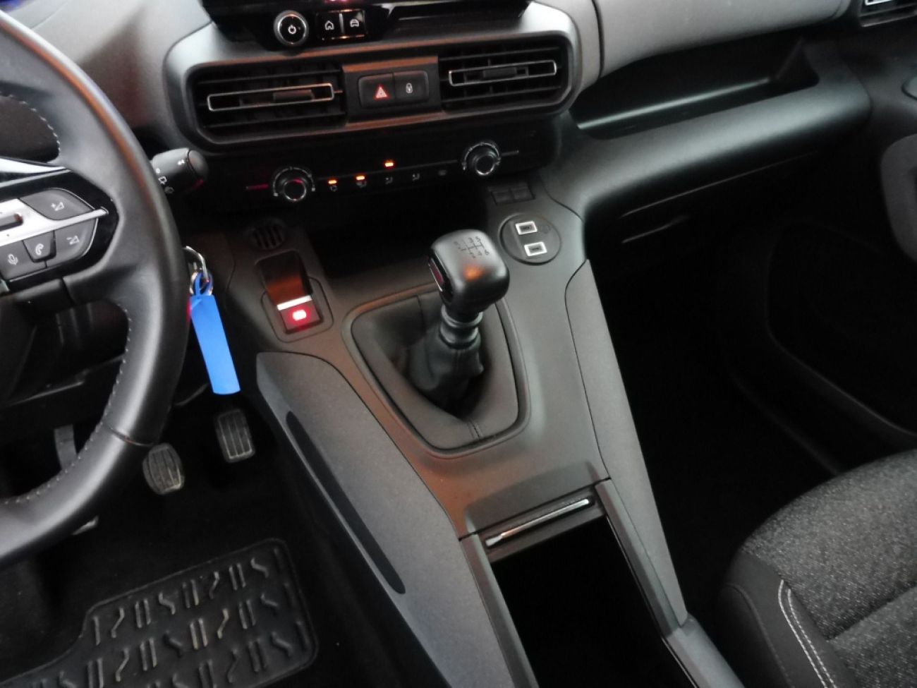 Mandataire PEUGEOT RIFTER TAILLE M - 1.5 BLUEHDI 100CH S&S ALLURE 5 PLACES