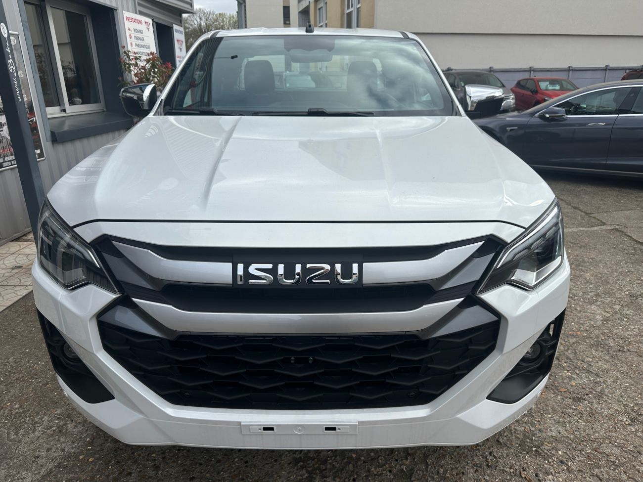 Mandataire ISUZU D-MAX N60 SPACE CAB 1.9 164 CH 4X4 BVA F+ 2P