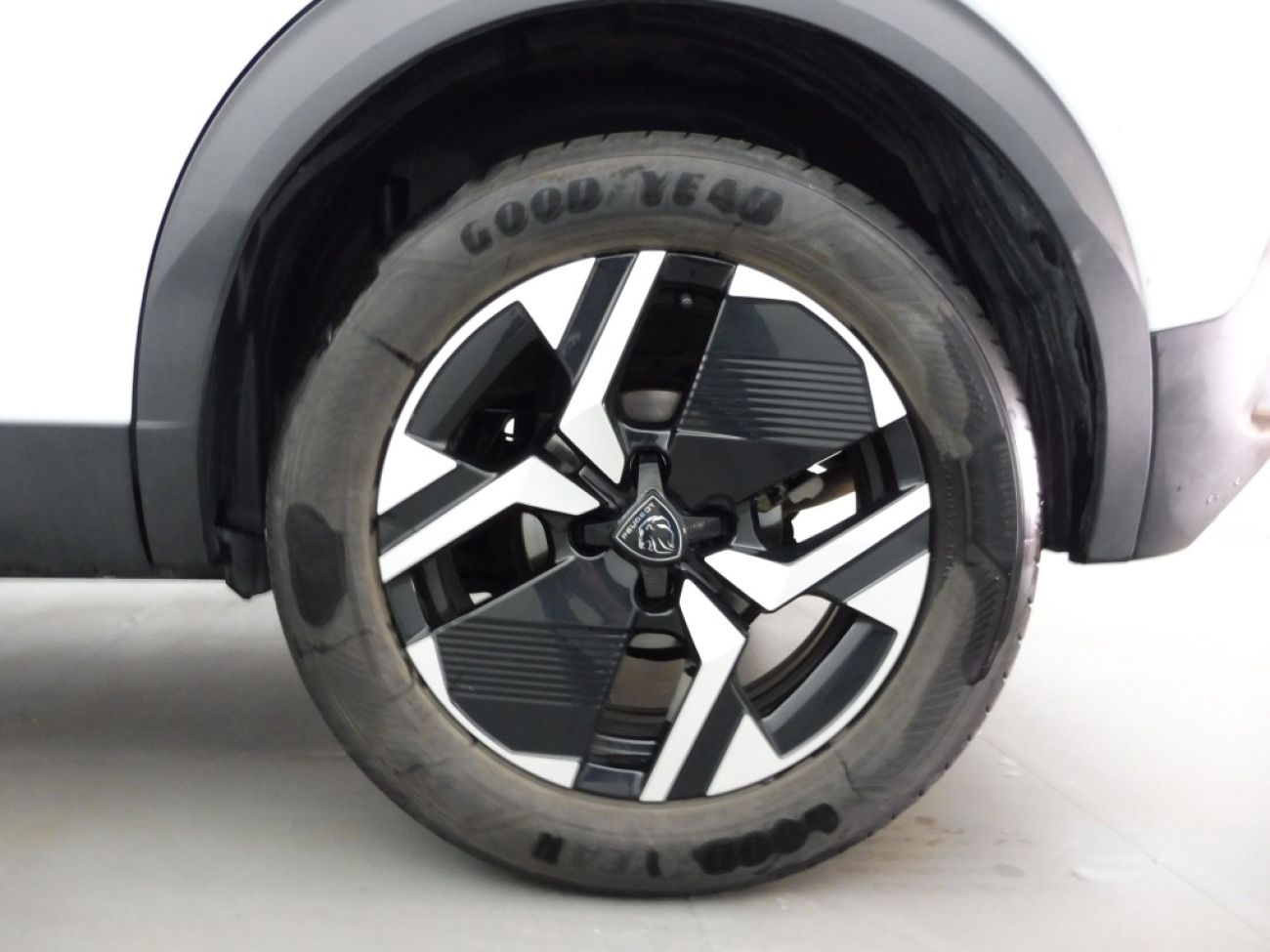 Mandataire PEUGEOT 2008 1.2 PURETECH 130CH S&S ALLURE EAT8